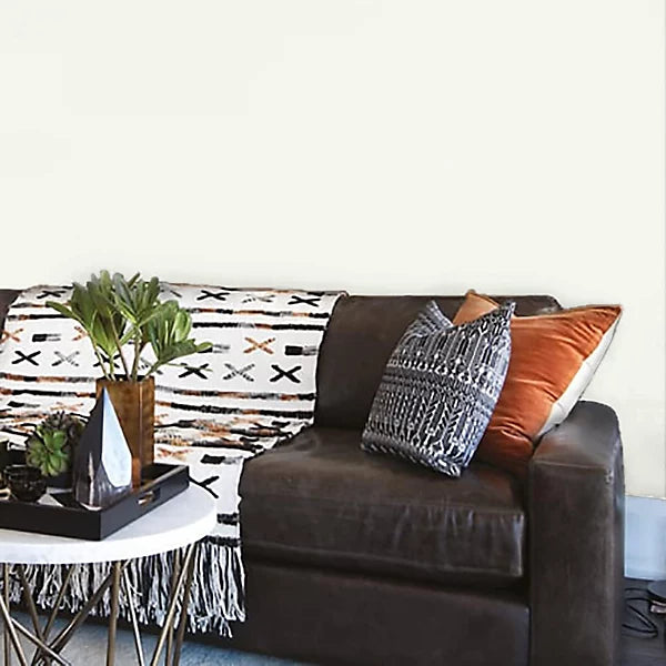 Johnstone’s Silver Feather Silk Wall & Ceiling Emulsion Paint 2.5L