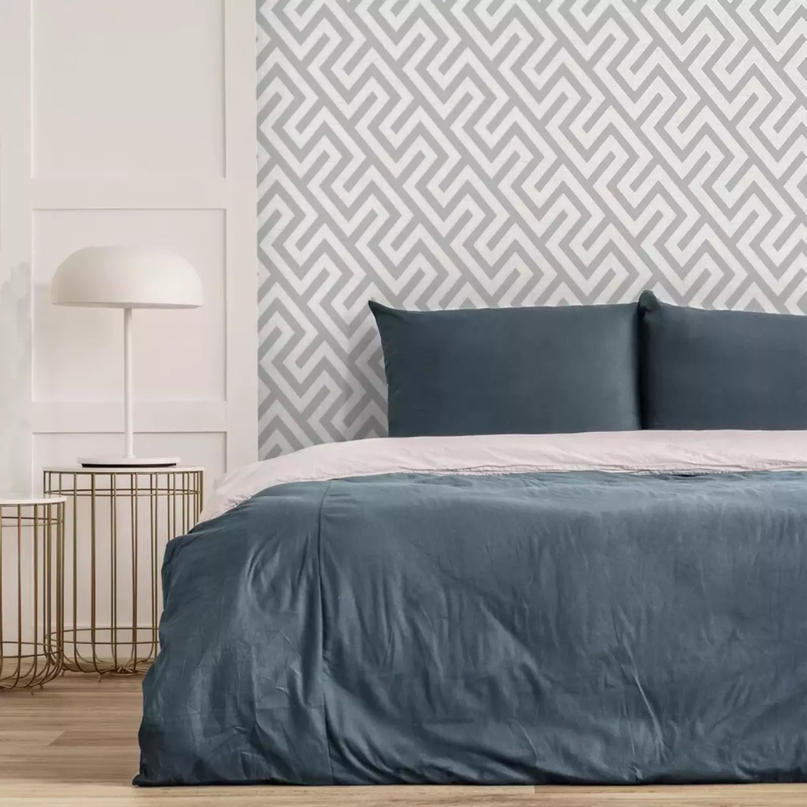 Larson Geometric Metallic Grey & Silver Modern Wallpaper